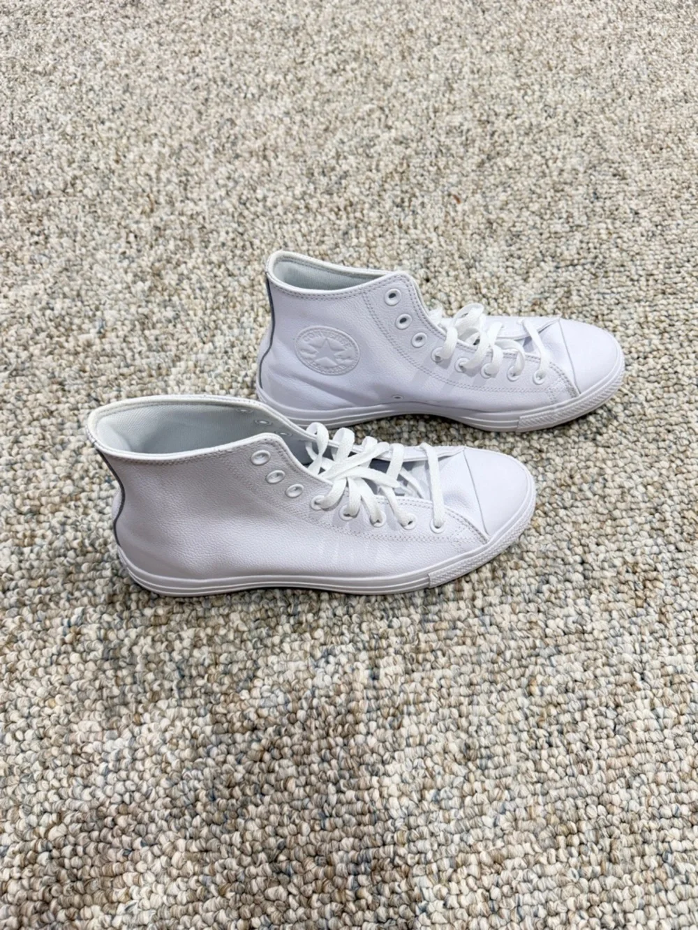 Converse Chuck Taylor All Star Leather High Top Sneakers | M 8.5, W 10.5